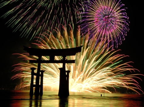 Japanese-New-Years-Firework-Display05